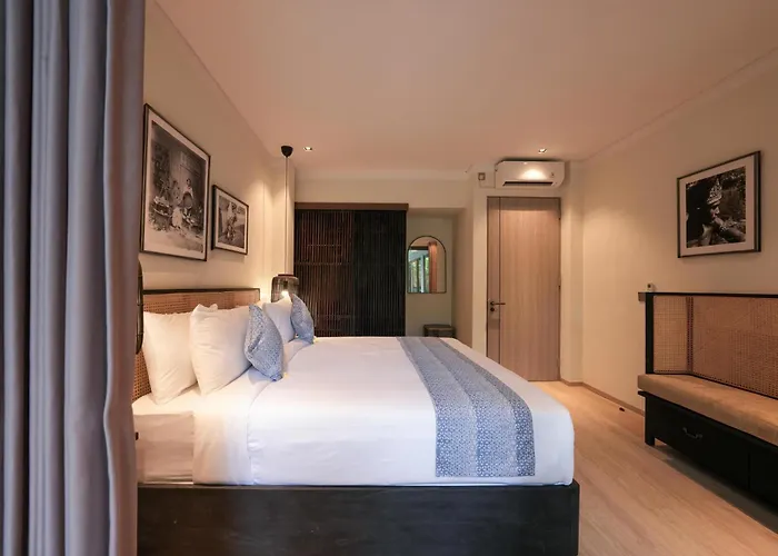 Cora Walk To Double Six * Seminyak